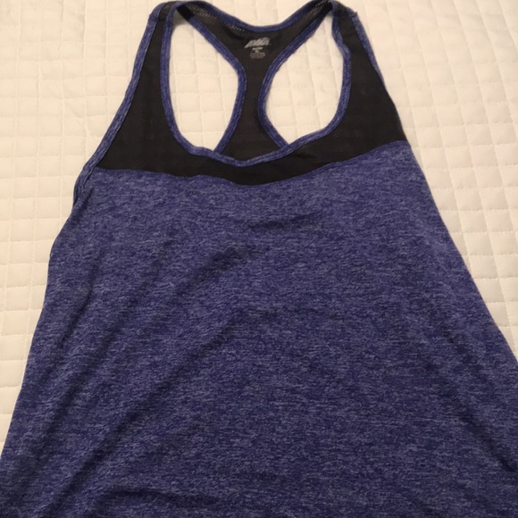 6 size L and XL tanks - Picture 4 of 7